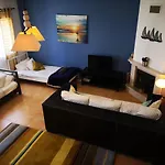 Casa de hóspedes Surf 2 *