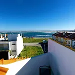 Surf 2 Penzion Peniche