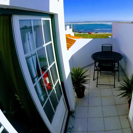 Surf 2 Penzion Peniche