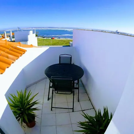 Surf 2 Guest house *