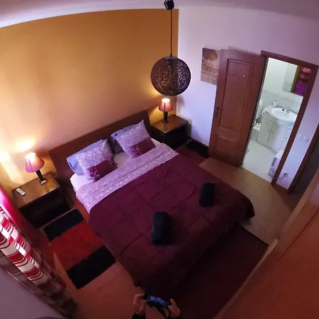 Surf 2 Guest house *