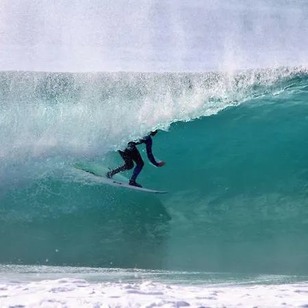 Surf 2 בית הארחה